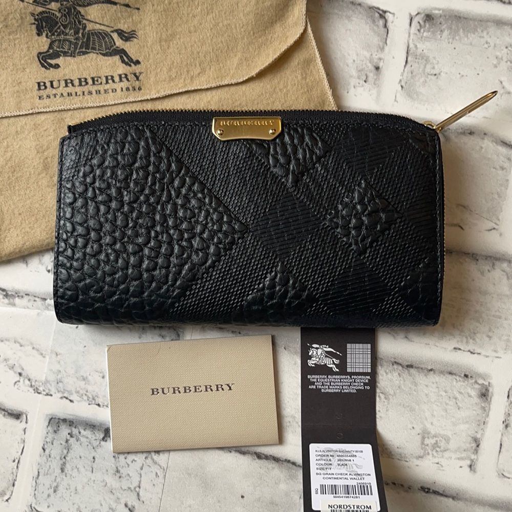 Burberry Black Quilted Leather Zip Wallet with Gold Plaque